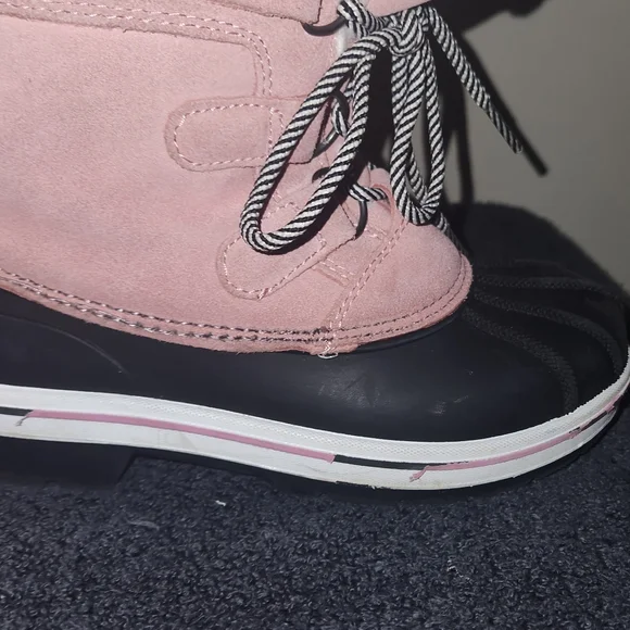 Cat & Jack Pink and Black Girl Winter Waterproof Snow Boots Size 13 Little Girls - Picture 9 of 15